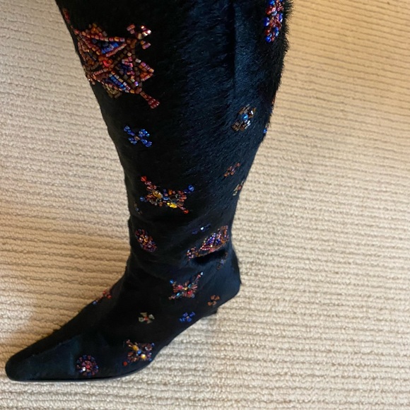 FENDI black pony boots with incredible beading - Picture 3 of 12